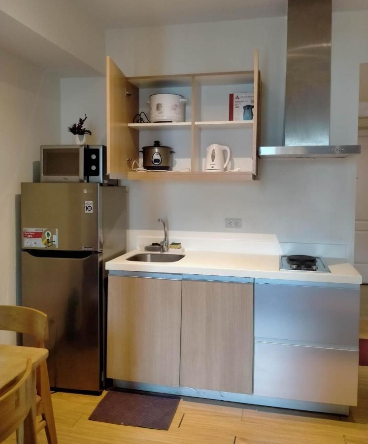 Sm Bicutan Condotel Manila Esterno foto
