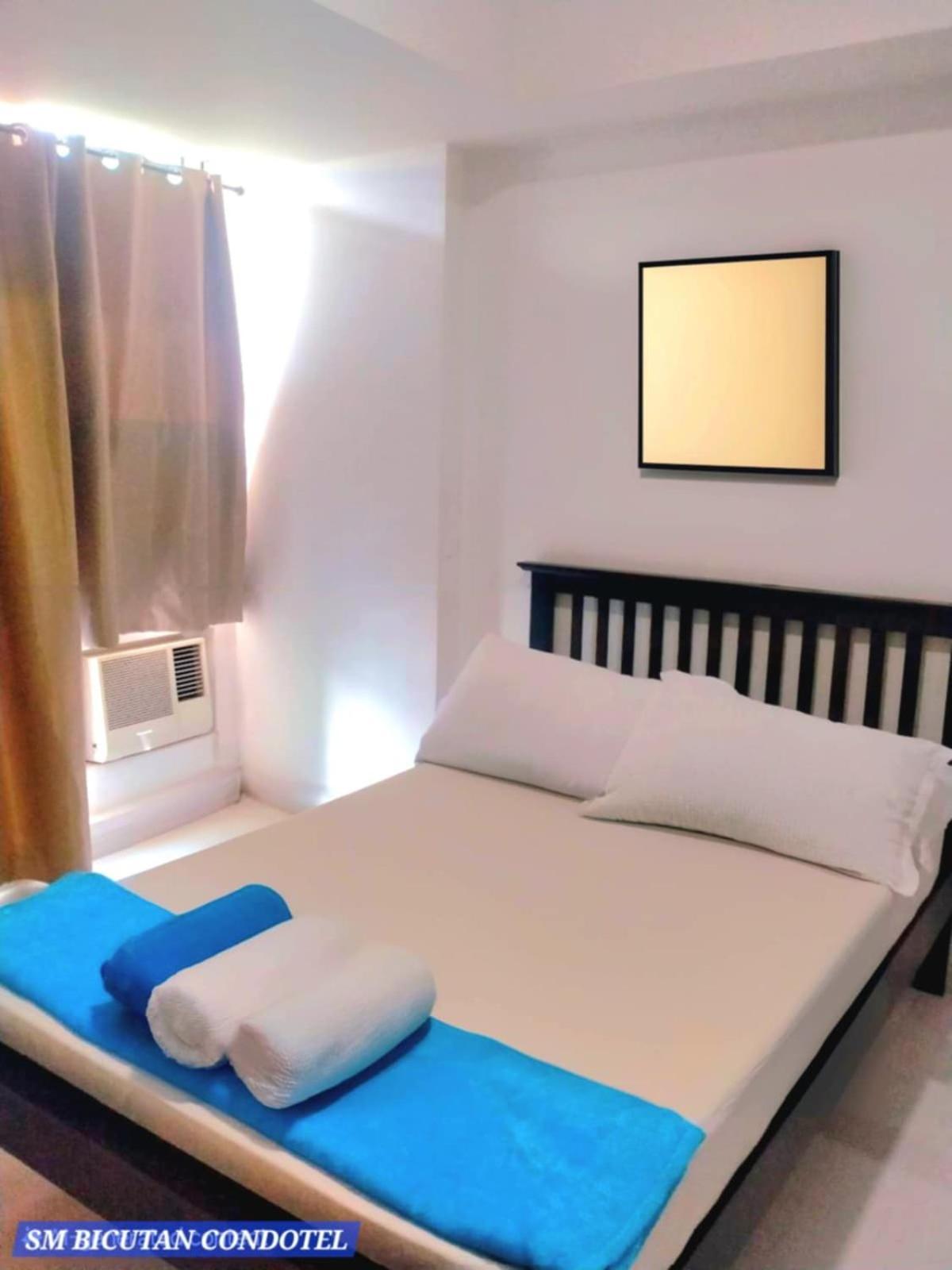 Sm Bicutan Condotel Manila Esterno foto